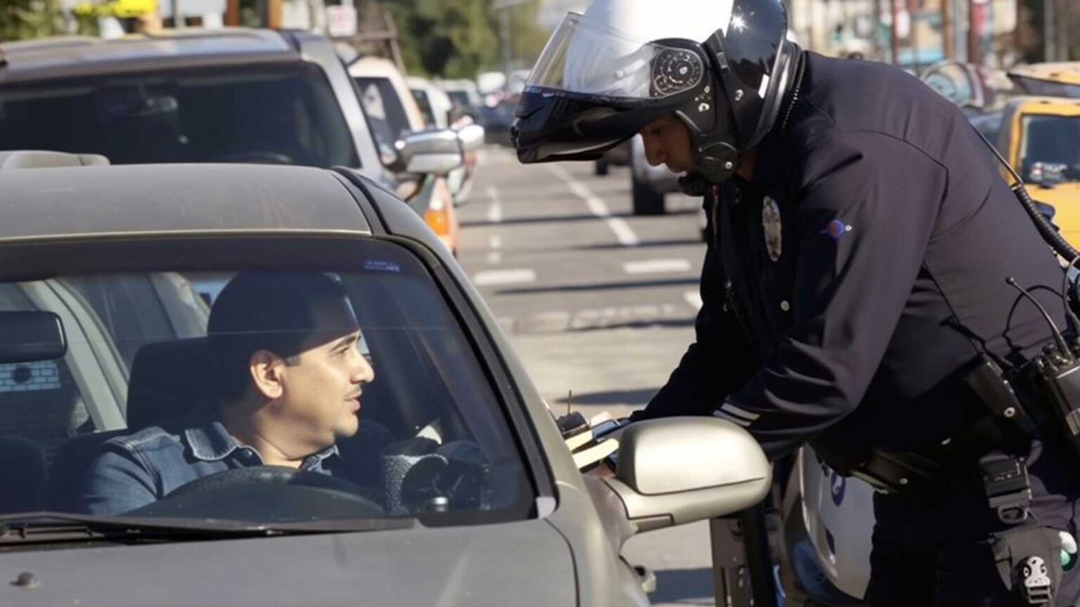 Qué hacer si te detiene la policía en EU y no tienes papeles – Vertikal